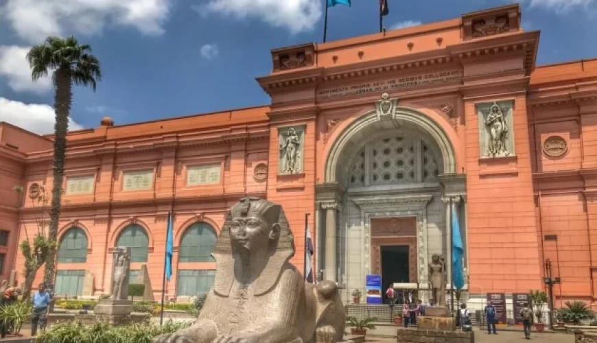 Day Tour to Egyptian Museum Old Cairo and Khan el Khalili